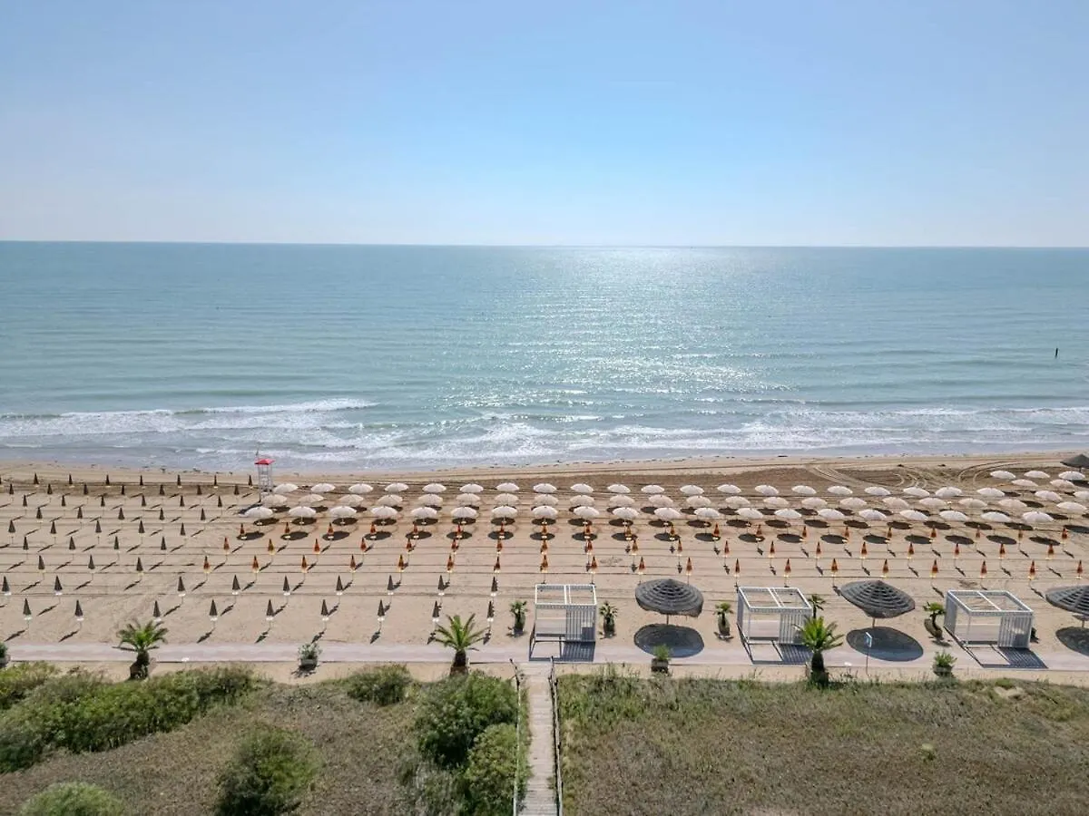 Jesolo Pineta Fronte Mare - Jl Blue Apartments C5 0*, Lido di Jesolo Italy